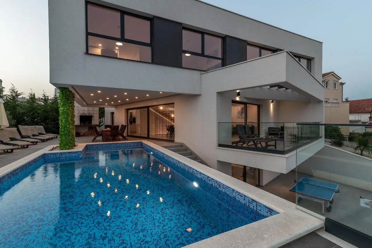 Villalux2022 Mit Pool Beheizt Trogir 0*,