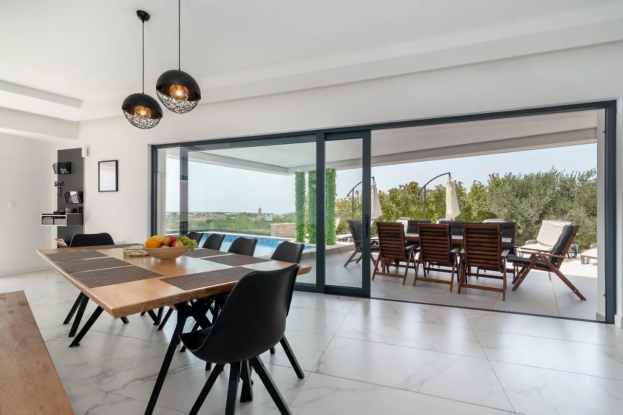 Villa Villalux2022 Mit Pool Beheizt Trogir