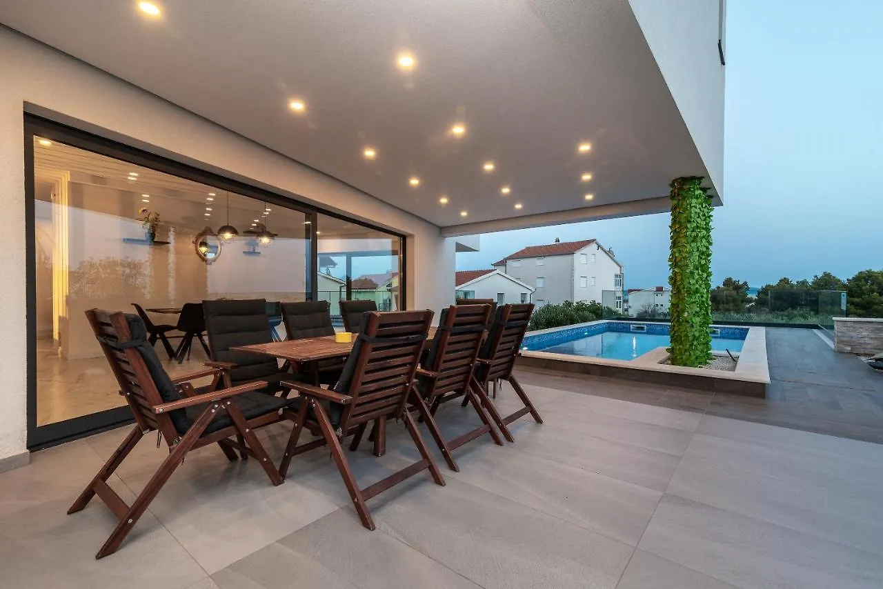 Villalux2022 Mit Pool Beheizt Trogir 0*,