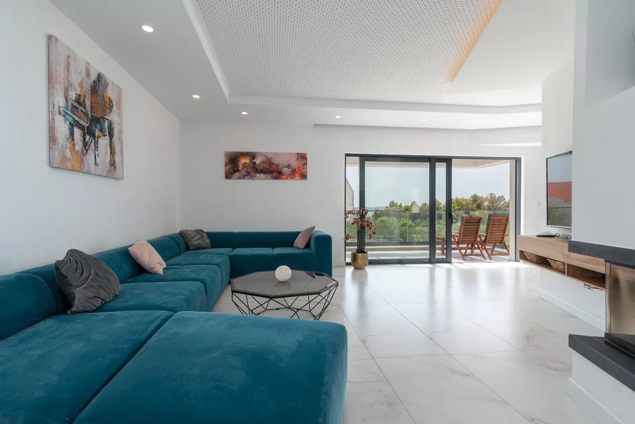 Villa Villalux2022 Mit Pool Beheizt Trogir