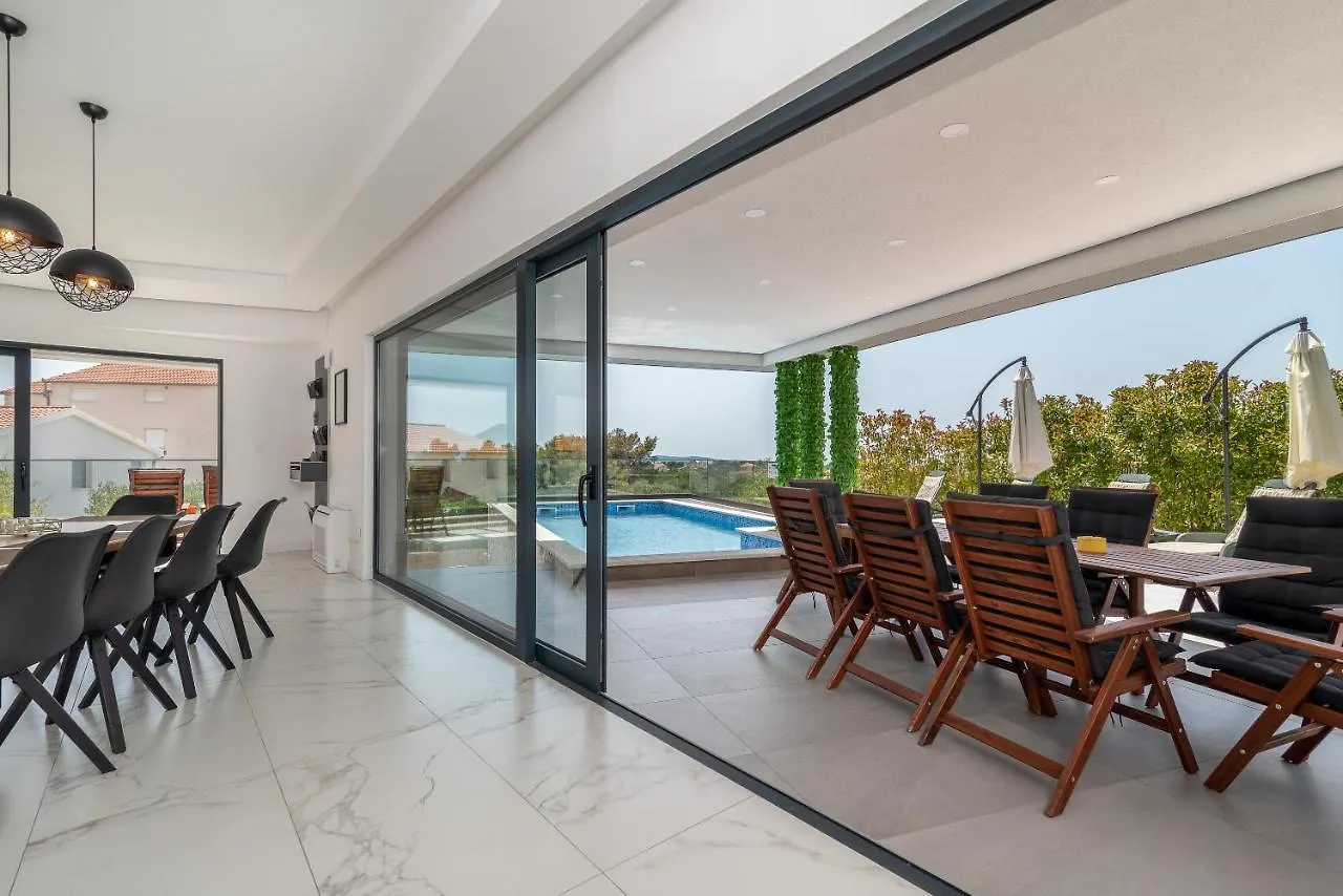 Villalux2022 Mit Pool Beheizt Trogir 0*,  Kroatië