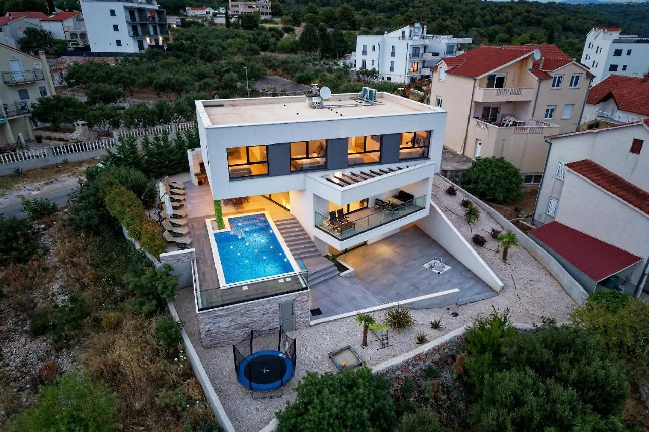 Villalux2022 Mit Pool Beheizt Trogir 0*,  Kroatië