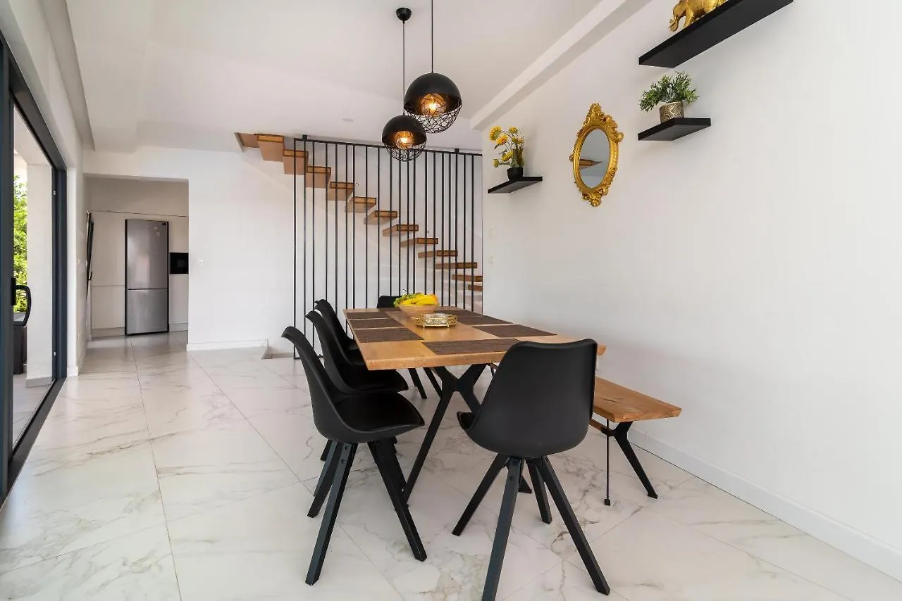 Villalux2022 Mit Pool Beheizt Trogir